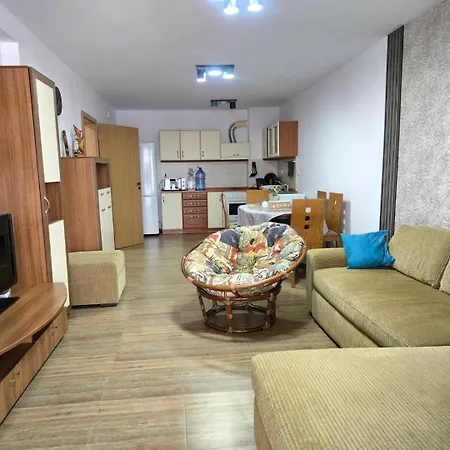 алекс 3 * بوموري